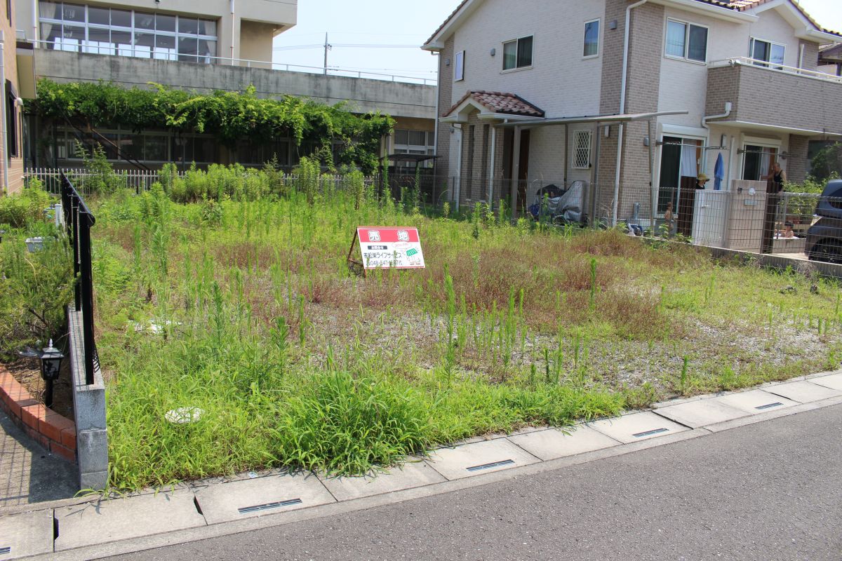 南西方向からの分譲地